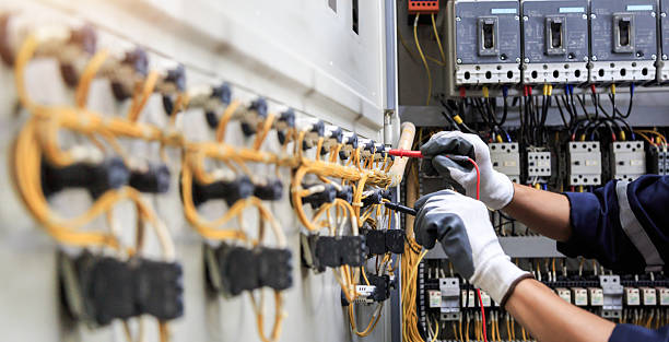 Professional Electrician technician working in Rutgers University-Livingston Campus, NJ